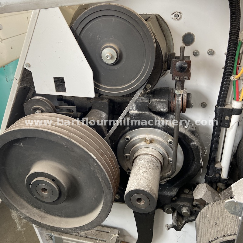 Used flour mill wheat processing machinery BUHLER MDDK 1000/250 Roller mill timing belt drive.